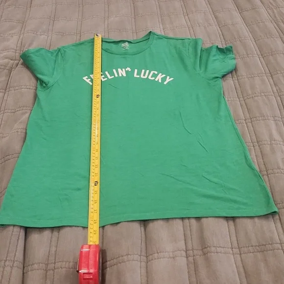Old Navy Green 'Feelin' Lucky' Short Sleeve Tee Size L! - Picture 5 of 5